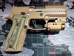 Ліхтар з ЛЦВ Olight Baldr Mini Green Laser Desert Tan - мініатюра 13